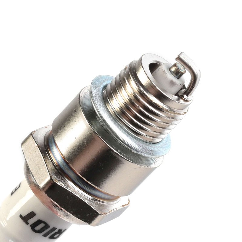 Свечи Patriot E7TC-B для 4-х тактных двигателей 841102035