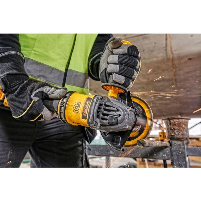 Бесщеточная аккумуляторная угловая шлифовальная машина DeWALT, 54 В, 125 мм, 9000 об/мин, без АКБ и ЗУ, в кейсе, DCG418NT