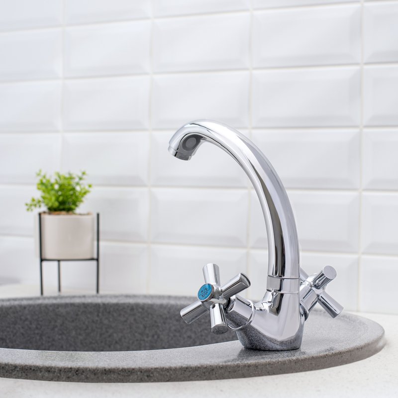 Смеситель для кухни РМС SL138-272F двуручковый с поворотным изливом Хром