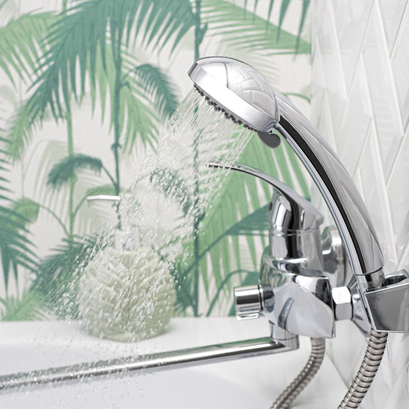 Смеситель  для ванны с душем BOOU B8174-18F универсальный Латунь