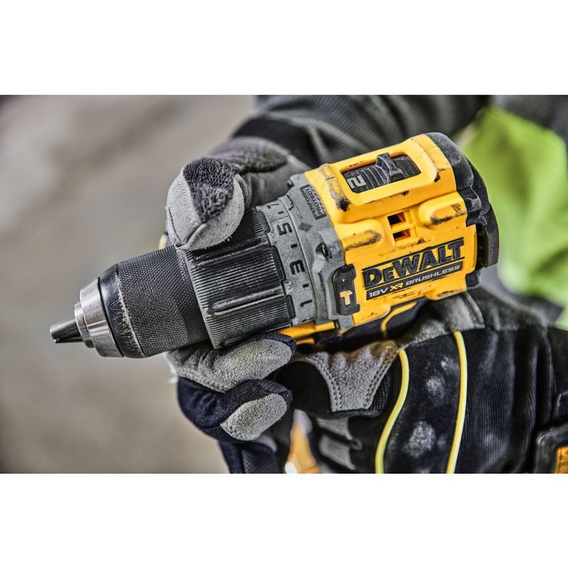Аккумуляторная ударная бесщеточная дрель-шуруповерт DEWALT DCD805P2T 18 В 2 акб 5Ач DCD805P2T-QW