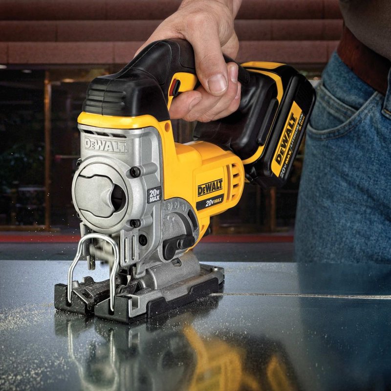 Аккумуляторный лобзик DeWALT с верхней рукояткой 18.0 В XR 400 Вт без Акб и ЗУ DCS331N DCS331N-XJ